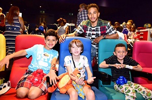 Lewis Hamilton with patients at Chelsea and Westminster Hospital