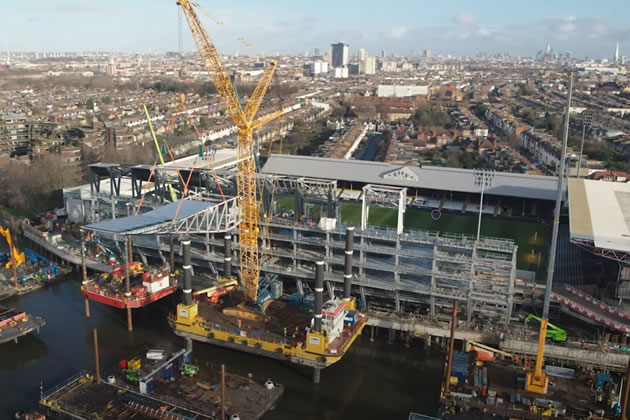 Huge crane lifting part of the roof into place. Picture: Fulham FC 