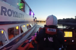 RNLI Rescues Stricken Party Boat Near Fulham