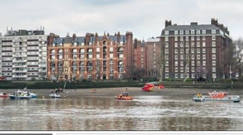 man jumps from putney bridge